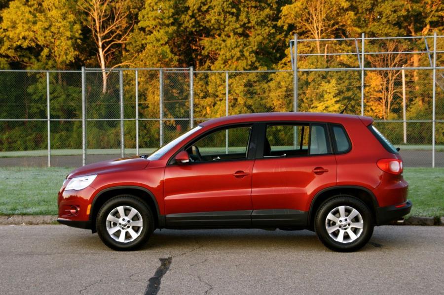  Volkswagen Tiguan S 2009 года  (фото 7 из 25)